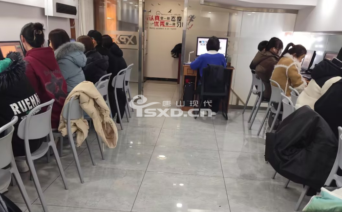 唐山初中女生毕业没考上高中怎么办